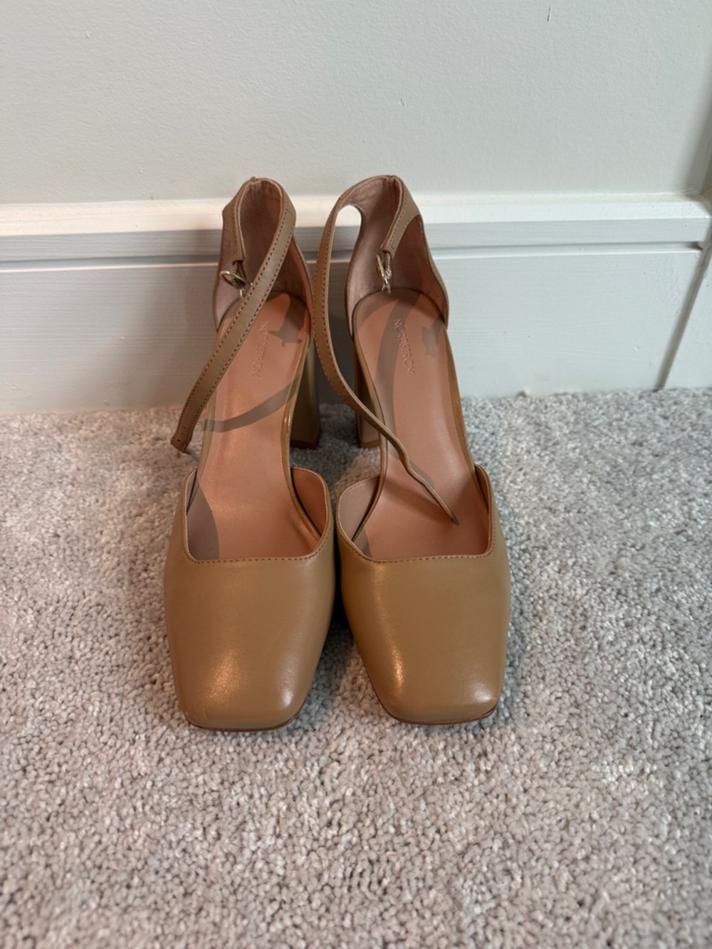 Nordstrom brand Women's Tan Block Heel Ankle Strap Pumps